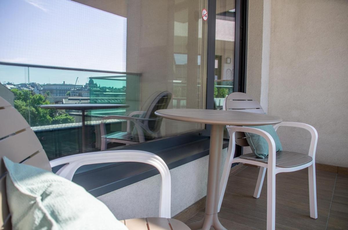 Apartment Inpoint 2-rooms With Bath, Balcony, Parking And View - Wawel Castle